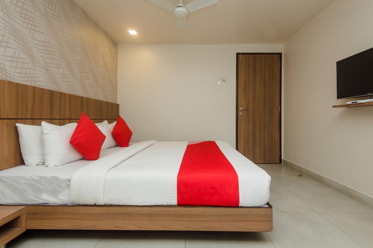 Oyo 13857 Hotel Imperial Umele Dış mekan fotoğraf