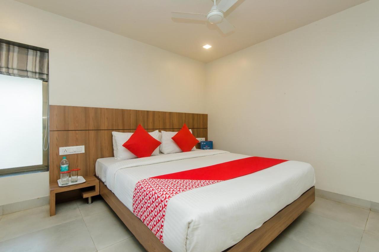 Oyo 13857 Hotel Imperial Umele Dış mekan fotoğraf
